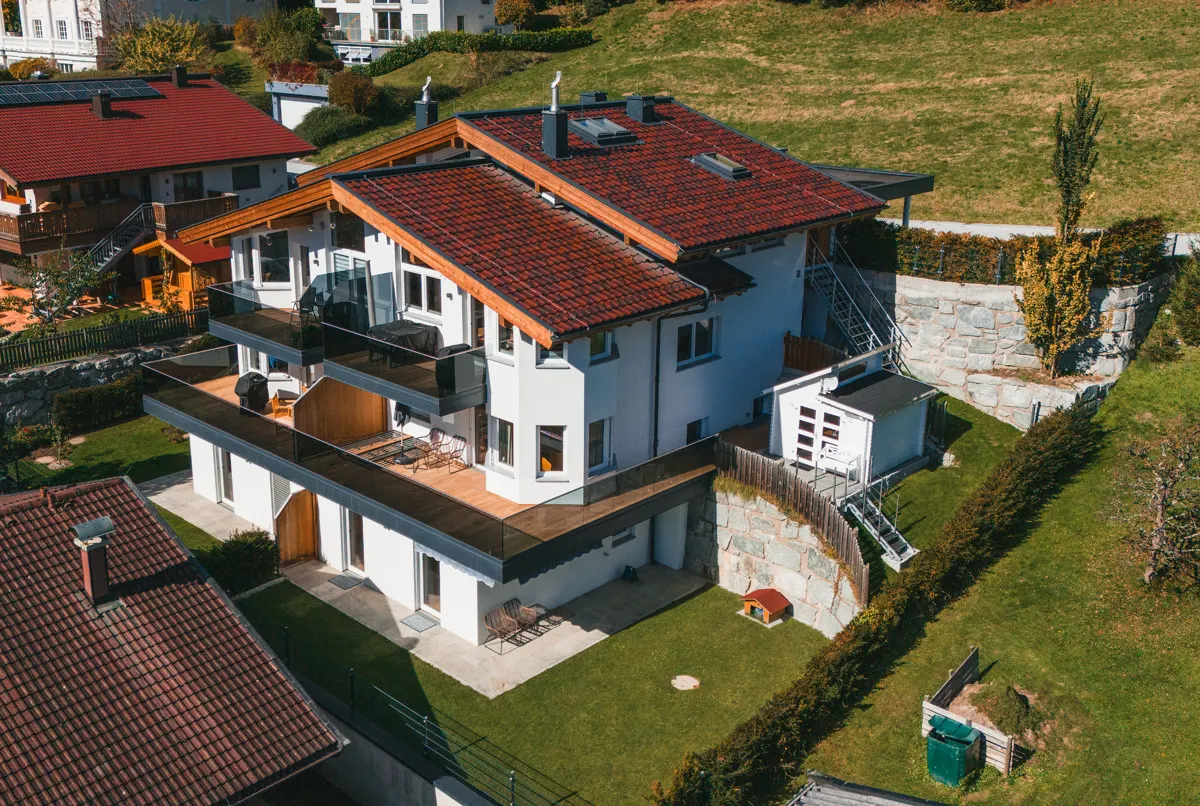 Exklusives Wohnen in traumhafter Hanglage – Moderne Doppelhaushälfte mit Panoramablick 2