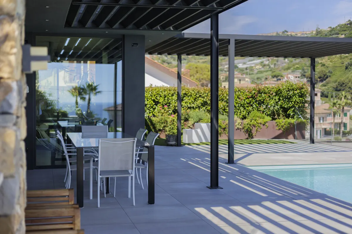 Moderne Villa mit spektakulärem Infinity-Pool
