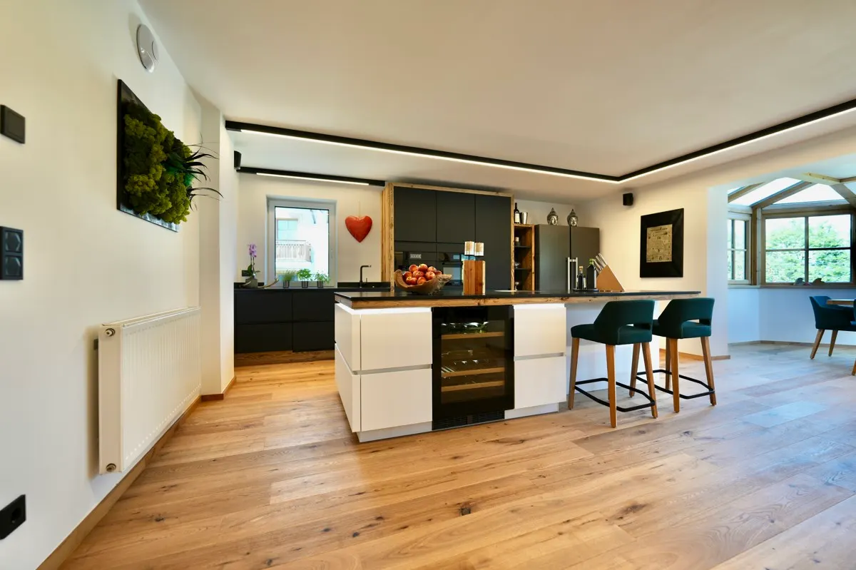 Urbane Dachgeschoss-Maisonette mit Luxusausstattung und Seeblick - Touristische Nutzung möglich!
