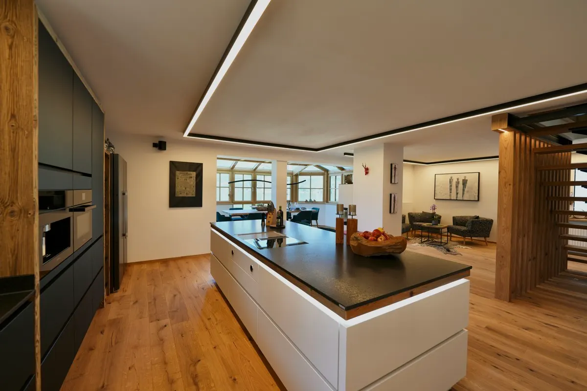 Urbane Dachgeschoss-Maisonette mit Luxusausstattung und Seeblick - Touristische Nutzung möglich! 2