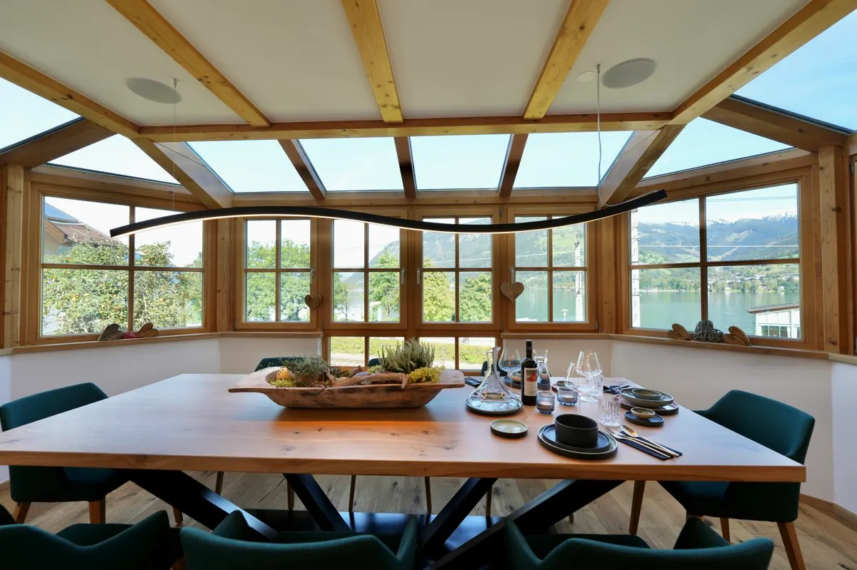 Urbane Dachgeschoss-Maisonette mit Luxusausstattung und Seeblick - Touristische Nutzung möglich!