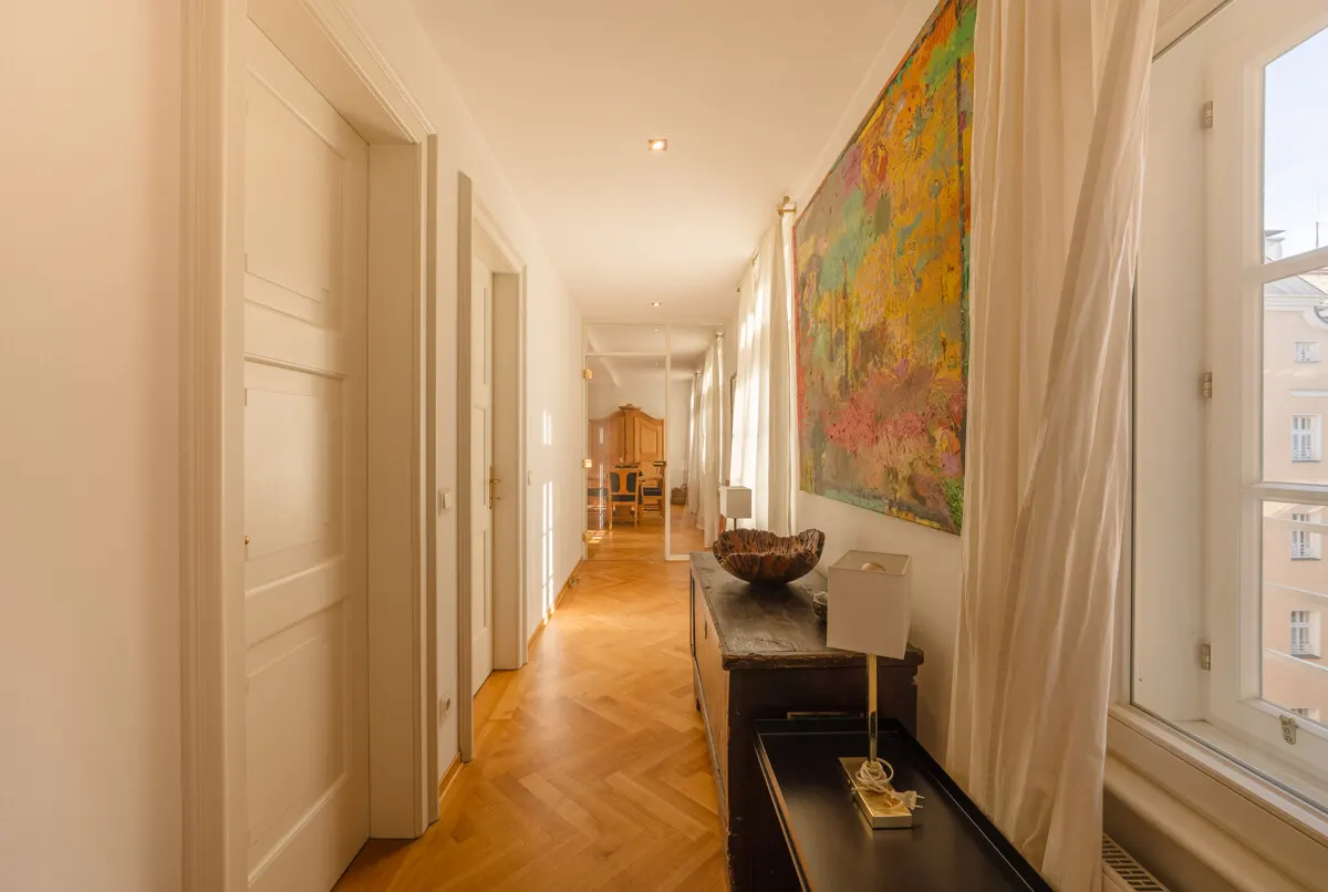 Palais im Andrä: 2-Zimmer-Whg in historischem Haus