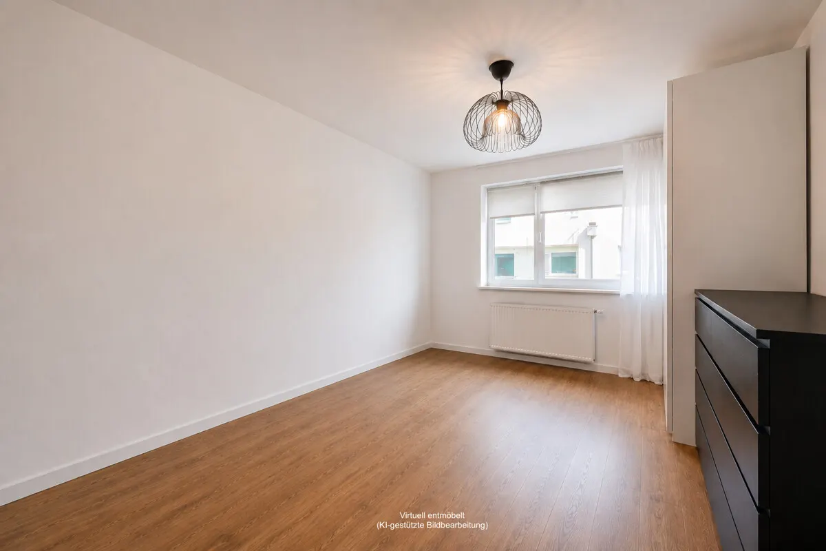 Aigen: Top geschnittene Wohnung mit Balkon