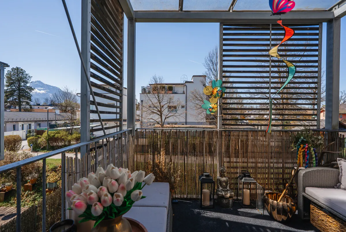 Aigen: Top geschnittene Wohnung mit Balkon