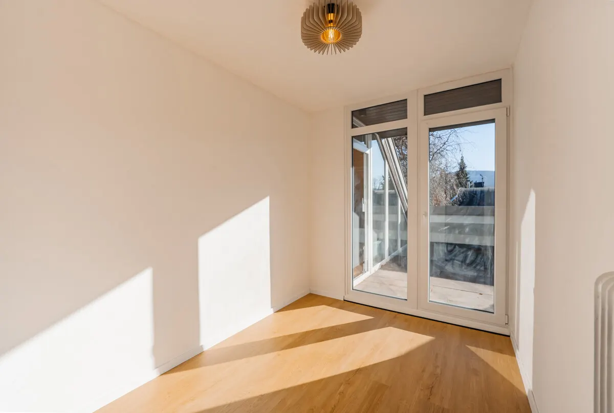 Moderne Dachgeschosswohnung mit Sonnenterrasse beim Überfuhrsteg, Aigen