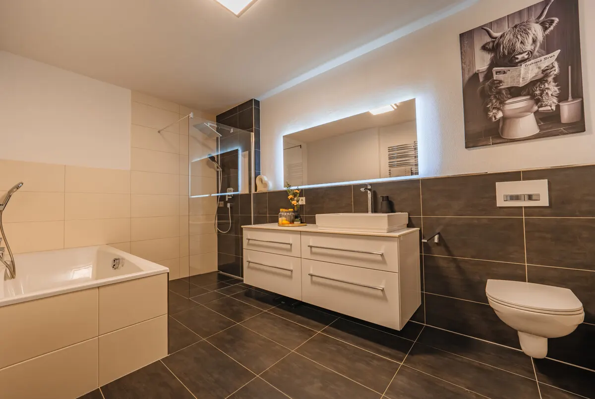 Sonne, Terrasse, Bergpanorama – moderne 2-Zimmer-Wohnung