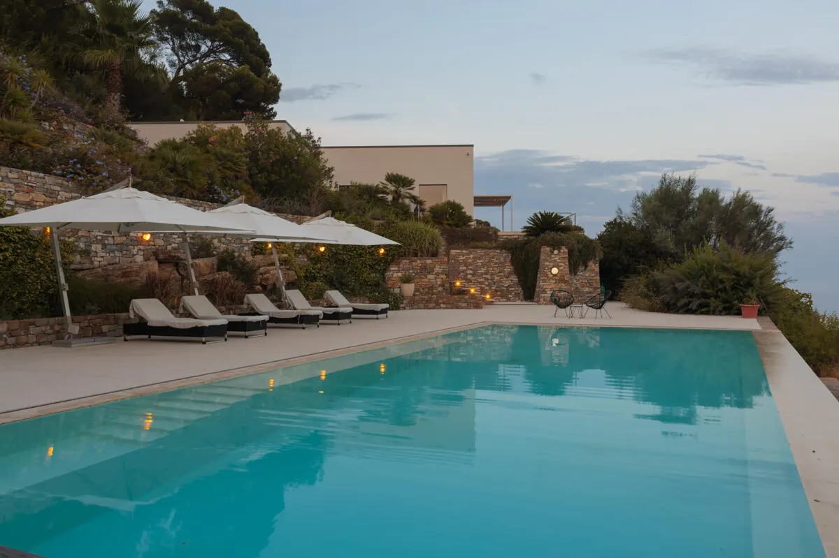 Exklusive Luxusvilla mit Meerblick am Capo Berta, italienische Riviera 2