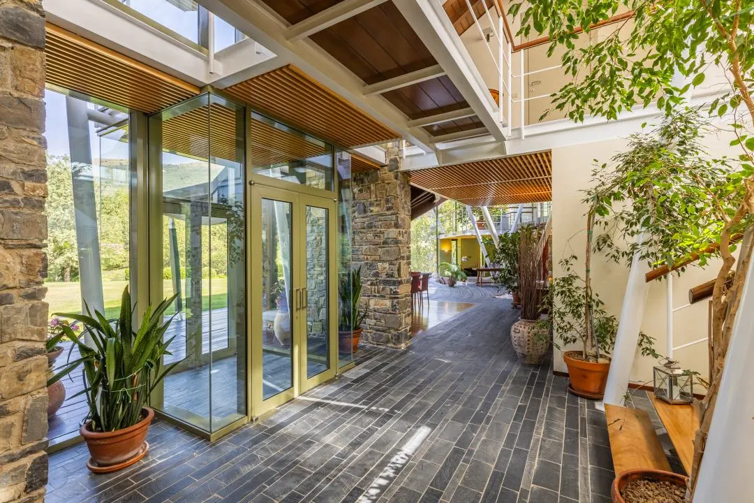 Exklusive Villa mit großem Privatpark  in Borgomaro