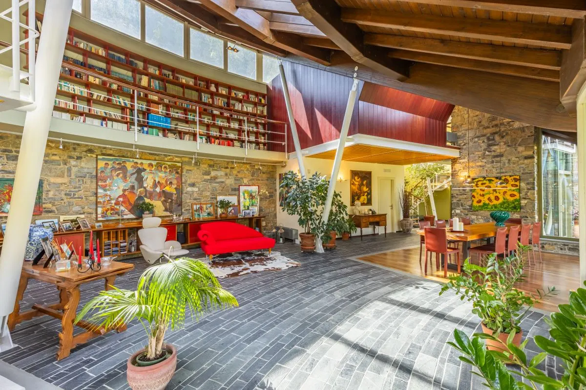 Exklusive Villa mit großem Privatpark  in Borgomaro