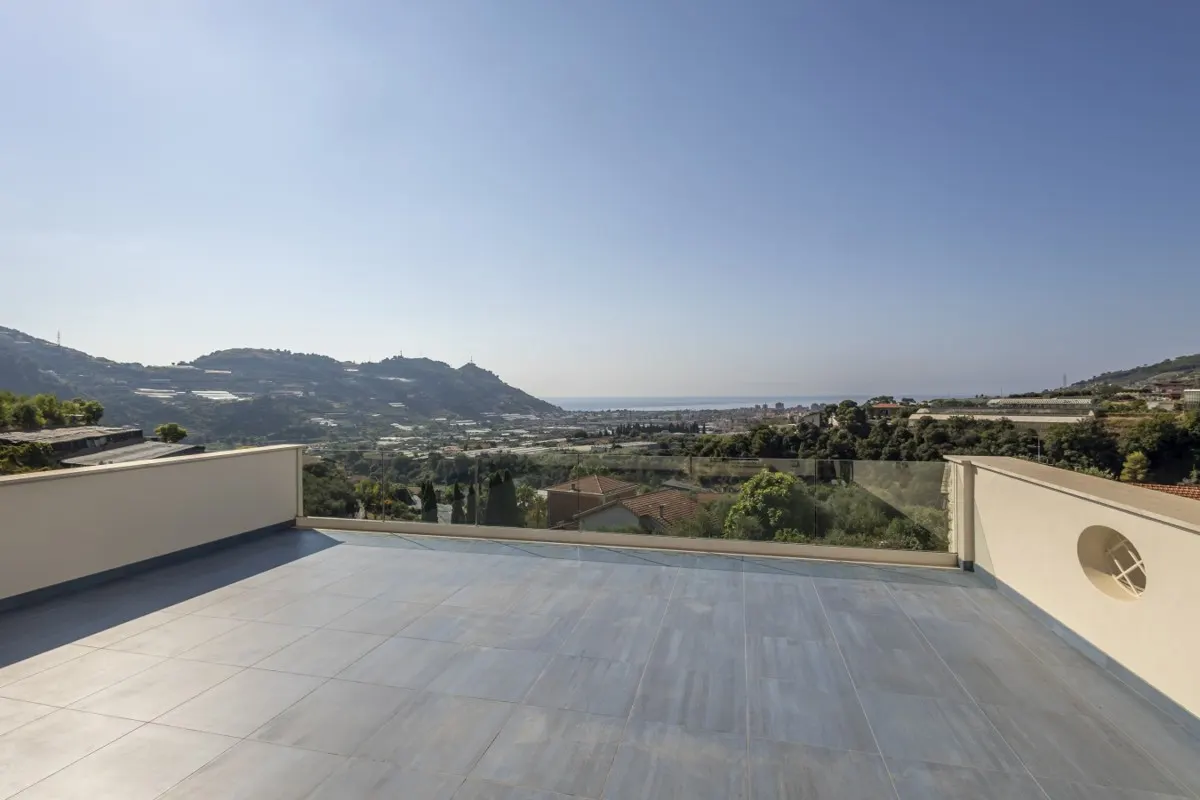Spektakuläre moderne Villa mit wunderschönem Privatpool & eindrucksvollem Panoramablick
