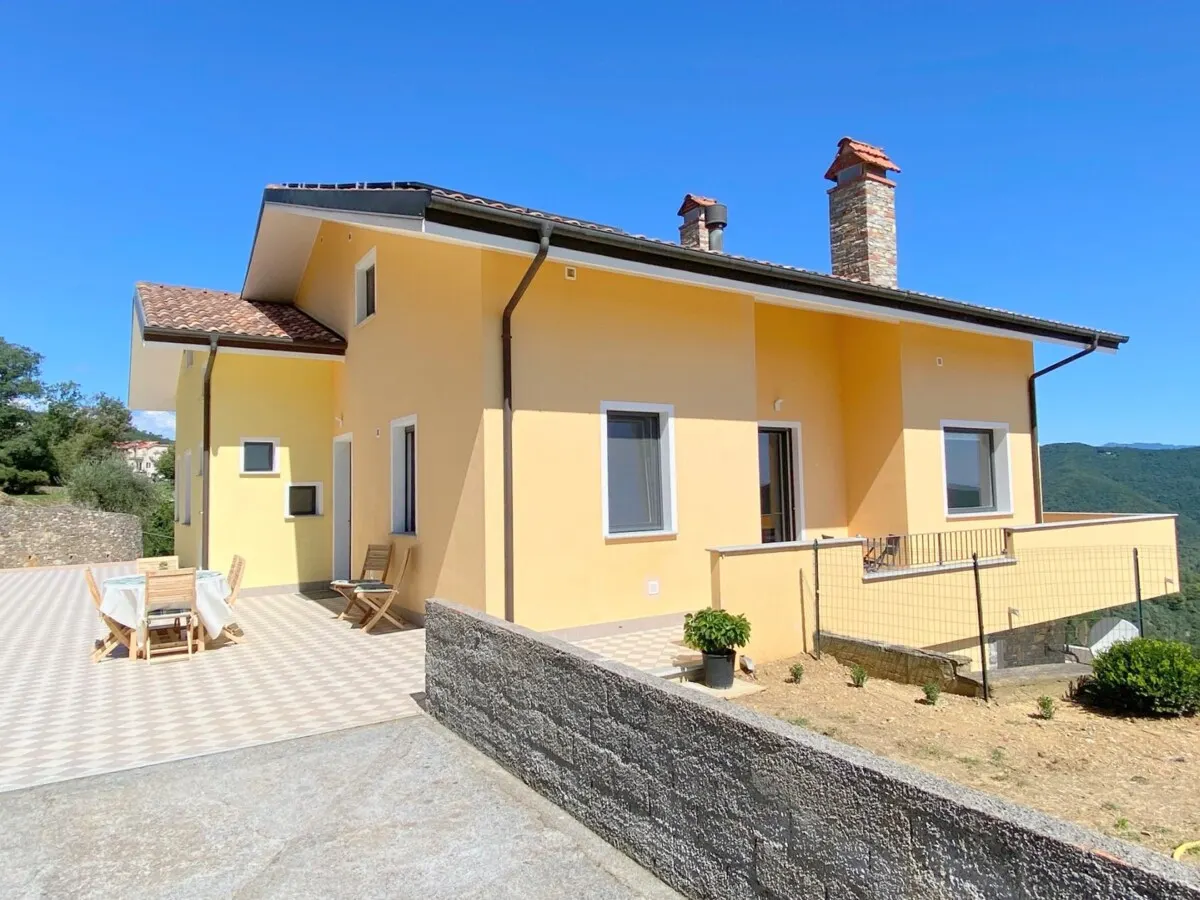 Freistehende Villa in Andora im Bezirk Conna
