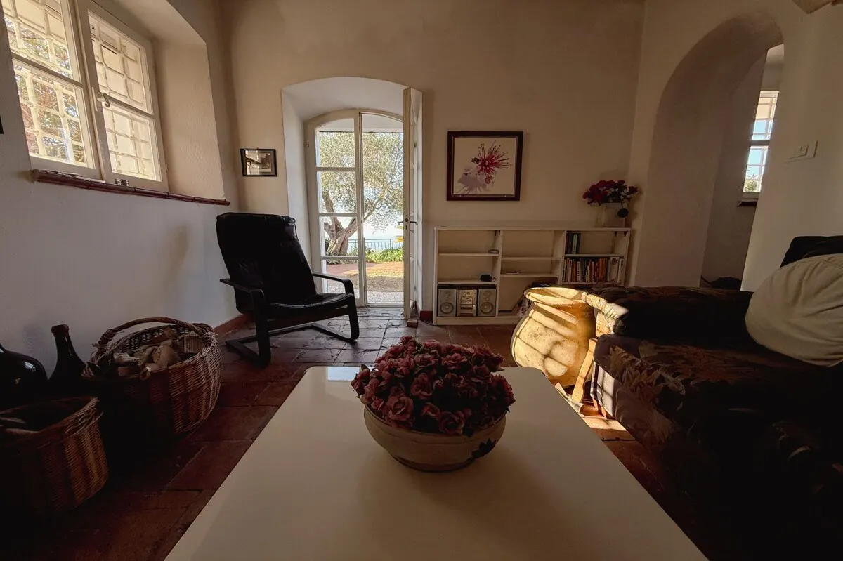 Villa mit weitem Blick auf das ligurische Meer in Andora